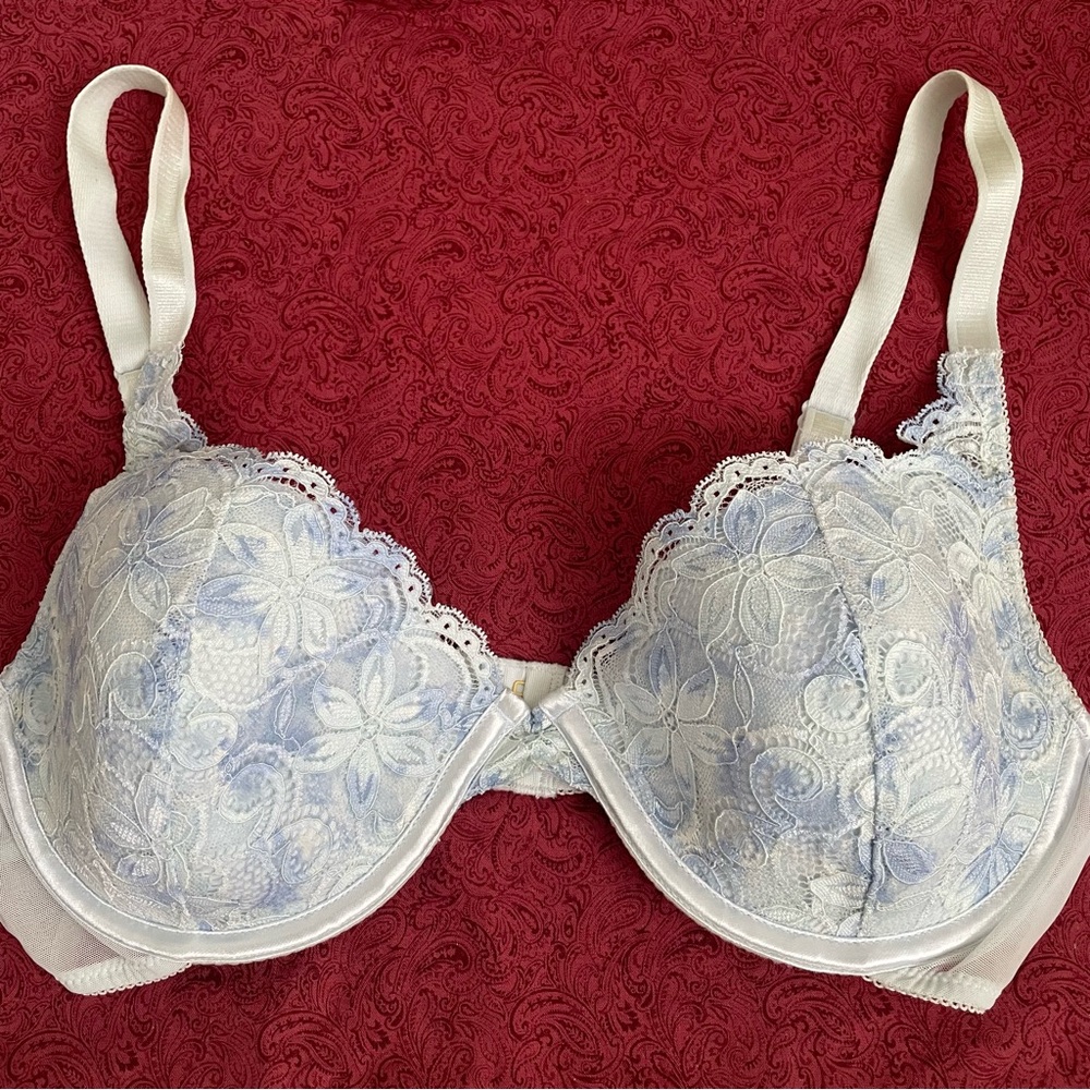 Wonderbra 38C
